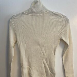 Suzy Shier Cream Ribbed Turtleneck – Women’s Small